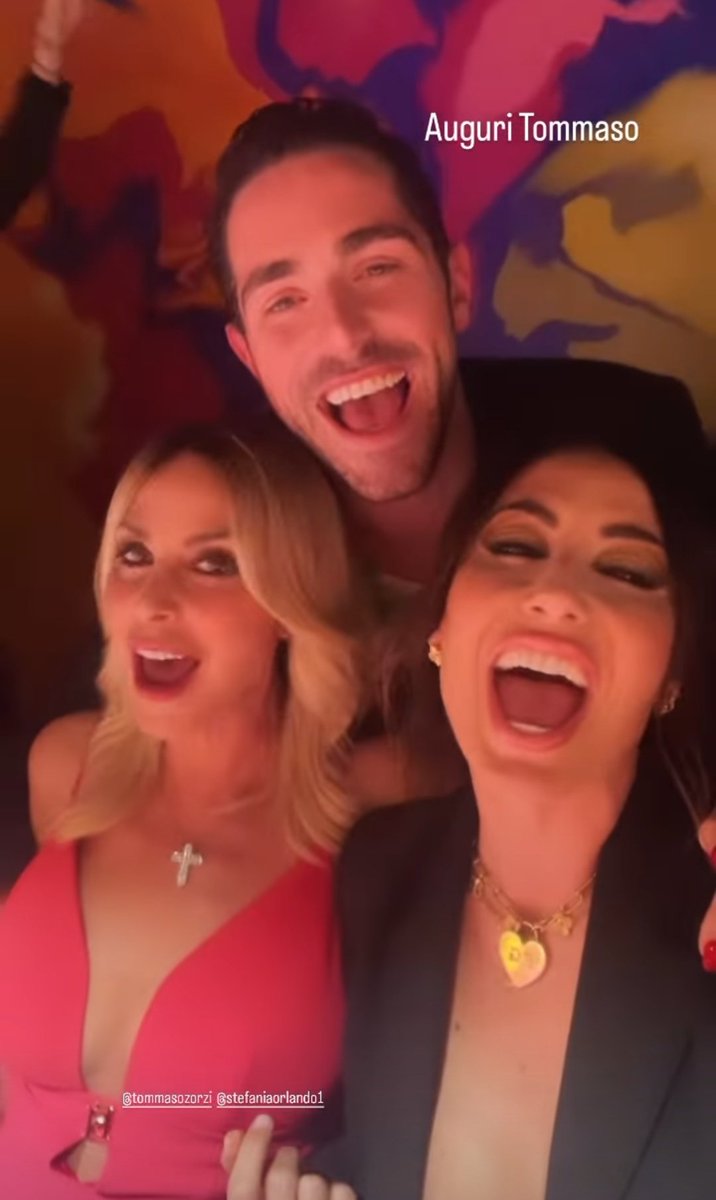 nevermai_'s tweet photo. Loro i più boni della festa di Tommy ❤️
😍😍😍😍😍😍🔥🔥🔥
#zorzando #gregorando #eligreg #tzvip #orlandera https://t.co/LcQffM3G1q