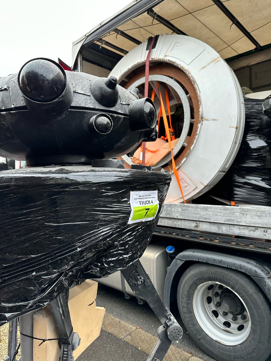 Four transports on their way to <a href="/SW_Celebration/">StarWars Celebration</a> 🇬🇧

Here is a little sneakpeak on what to expect.

#starwars #StarWarsCelebration #belgianpropcrew #propbuilding #disney #lucasfilm
