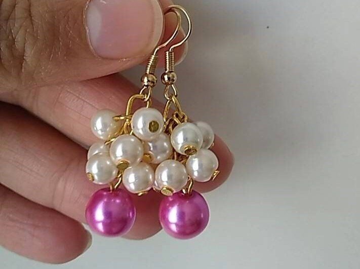 SL_Designs1's tweet image. 25% Off Blush &amp;amp; Hot Pink Pearl Cluster Earrings, Colorful Statement Dangle Drop Earrings, Bridesmaid Gifts, Bridal, Wedding Jewelry etsy.me/3KqowHZ @BlazedRTs @SympathyRTs #bridetobe #SaturdayVibes #pearl #earrings #handmade #jewelry #SpringVibes #Easter #sale #discount