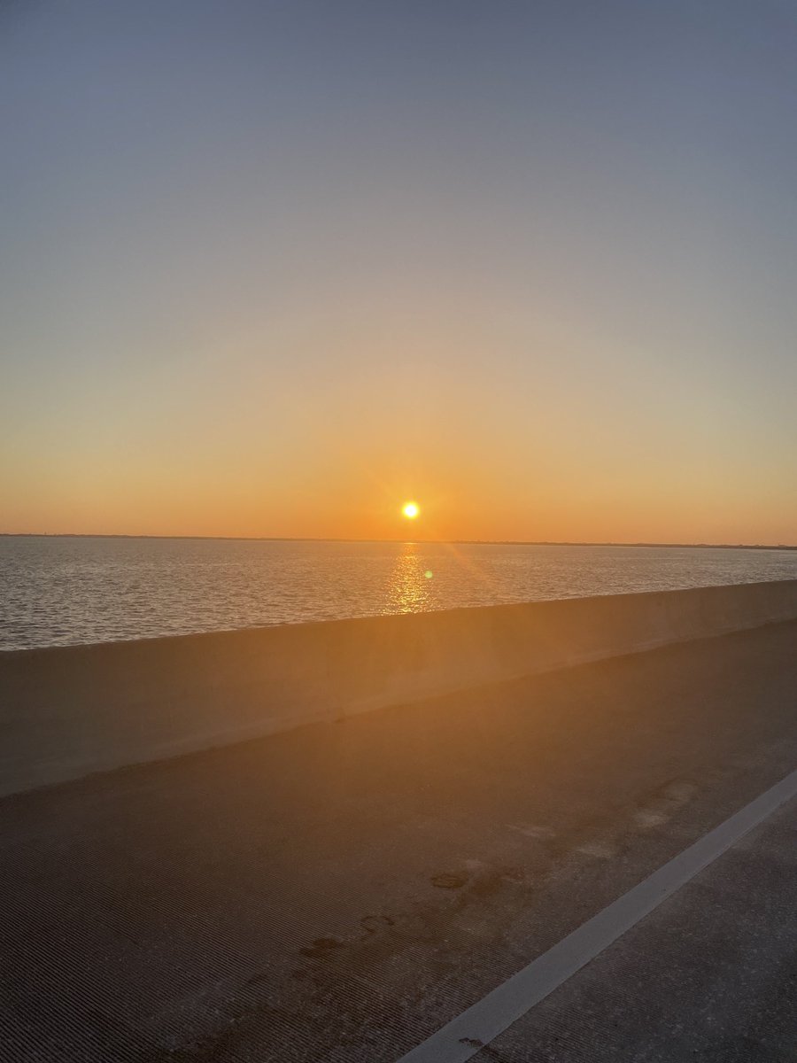 kapf's tweet photo. @runnerguy262 nothing beats a florida sunrise and sunset…. https://t.co/1wMUJucvnx