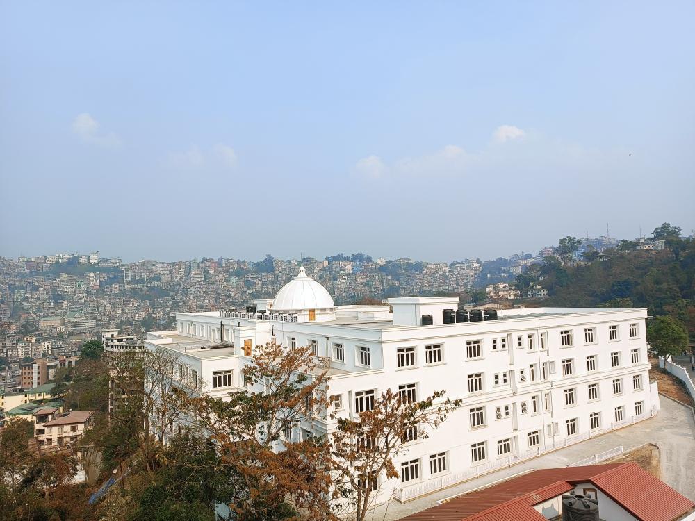 mizoraminsta's tweet photo. Gauhati High Court, Aizawl Bench new building, MINECO, Aizawl
.
.
Pic credit 📷 @alawmi_aquarius_fanai
.
.
.
#highcourt #courtbuilding #building #aizawlcourt #court #mineco #gauhatihighcourt #aizawlbench  #aizawl #mizoram #mizoraminsta #northeastIndia https://t.co/kGQrev2gbU
