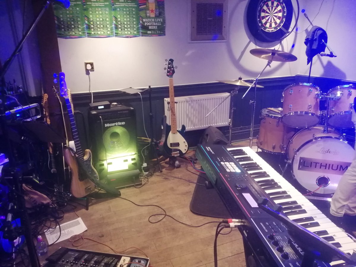 CurryPhil's tweet image. Looks like @lithiumbournemo are all set @TheCricketersA1 #RockCovers