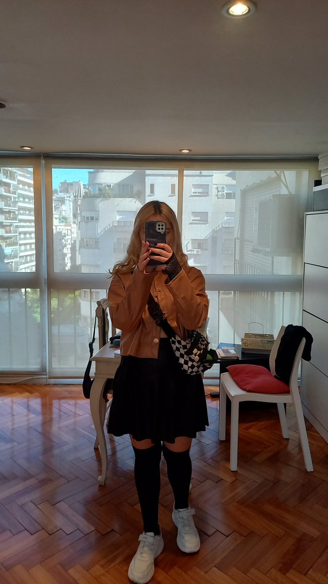 BereGeneracionZ's tweet photo. Fotos en el #espejo antes de salir con mi #abuelita 🥰🥰🥰 https://t.co/k8lyFfWuAr