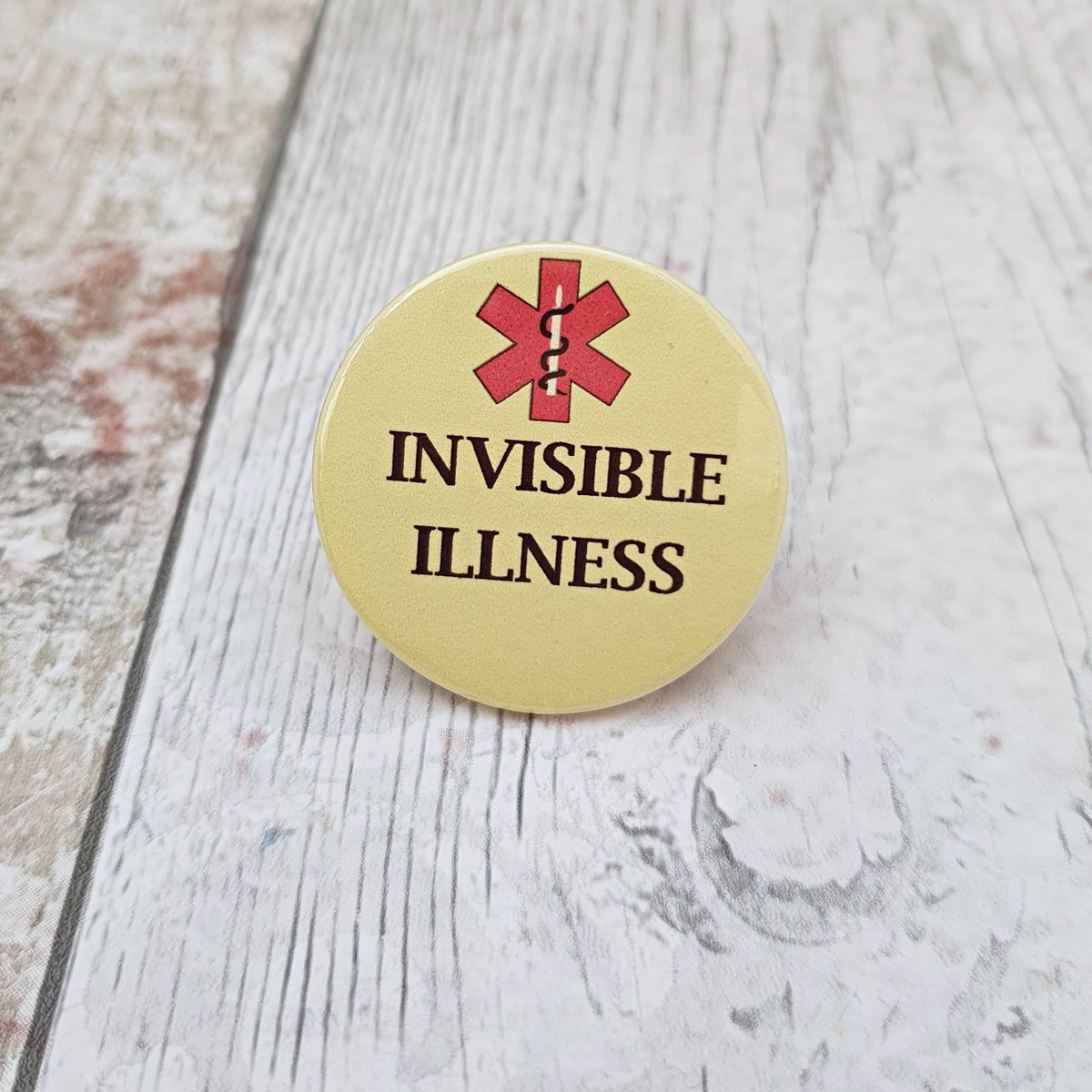 martisanne's tweet image. Invisible illness badge, hidden disability, social anxiety, fibromyalgia, mental health, neurodiverse, chronic pain, fatigue, pin button tuppu.net/5c540ab4 #SMILEtt23 #EtsyTeamUnity #ButtonBadge