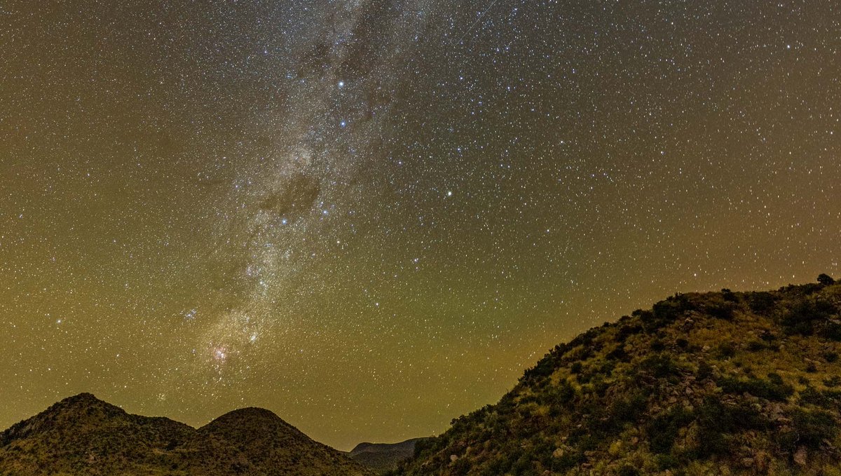 Stretching for 114,000 hectares across the southern #Kalahari, Tswalu is magical after dark, illuminated by a million stars. 
#Stargazing #TogetherForOurPlanet #PrivateSafari