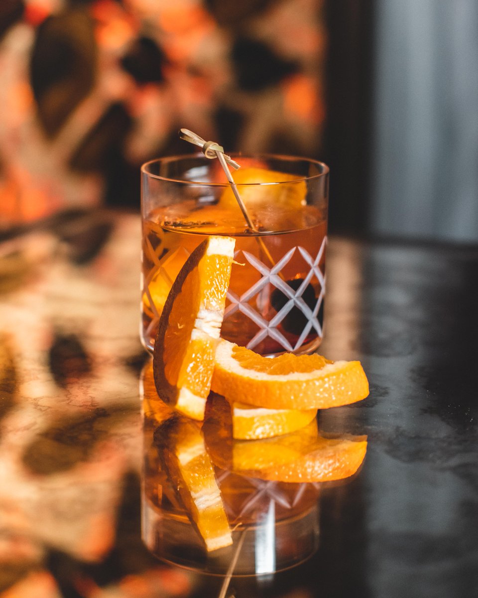 junipercocktail's tweet photo. Nothing like a classic with a twist — the sweet, smoky allure of a maple old fashioned never gets old 🥃 
Try it on the rocks @parkmgm https://t.co/tvDBFNReFM