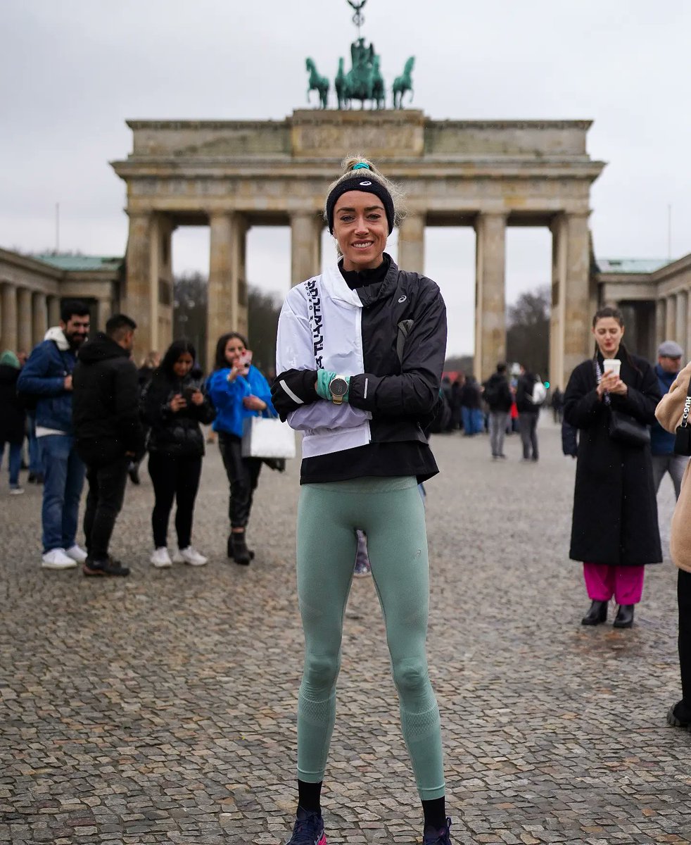 EilishMccolgan's tweet photo. Guten Tag from Berlin! 👋🇩🇪

Lining up for my first half marathon of 2023 tomorrow.

Race kicks off at 10.05am! 💥 

Catch it live on YouTube:

https://t.co/zXvDvAbNSN

Set to be windy &amp; cold but looking forward to testing myself over 13.1 miles! 🏃🏼‍♀️💨 https://t.co/1G8ixVokyQ