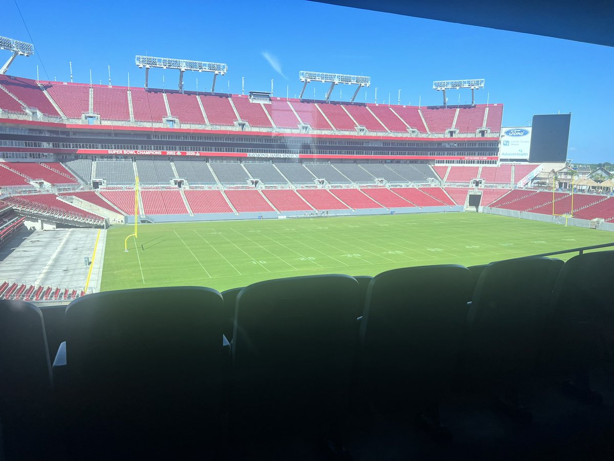 liftinghigher's tweet photo. Honored to have officially begun our partnership with Raymond James Stadium today. We are so thankful for the opportunity to fundraise for such a great cause at this staple venue ๐๐ผ
#LiftingHigher #NonProfit #Elevate
#MakeADifference #ParkinsonsDiseaseAwareness https://t.co/1sBW3PrPdc