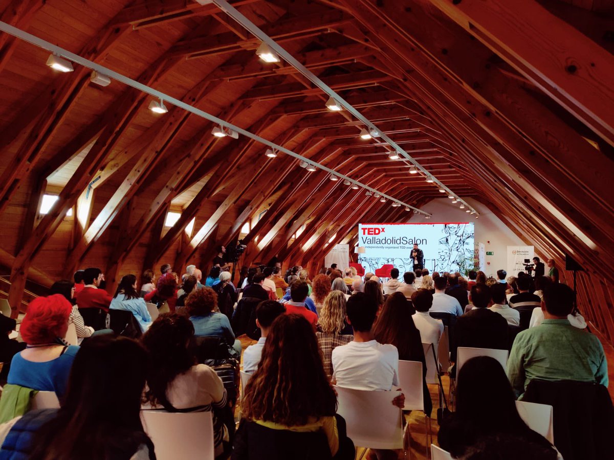 Reflexión, cooperación, emoción y muchas ganas de seguir creciendo juntos. 
¡Agradecidos es poco por esta vuelta tan increíble!
#tedxvalladolidsalon #tedx #debate