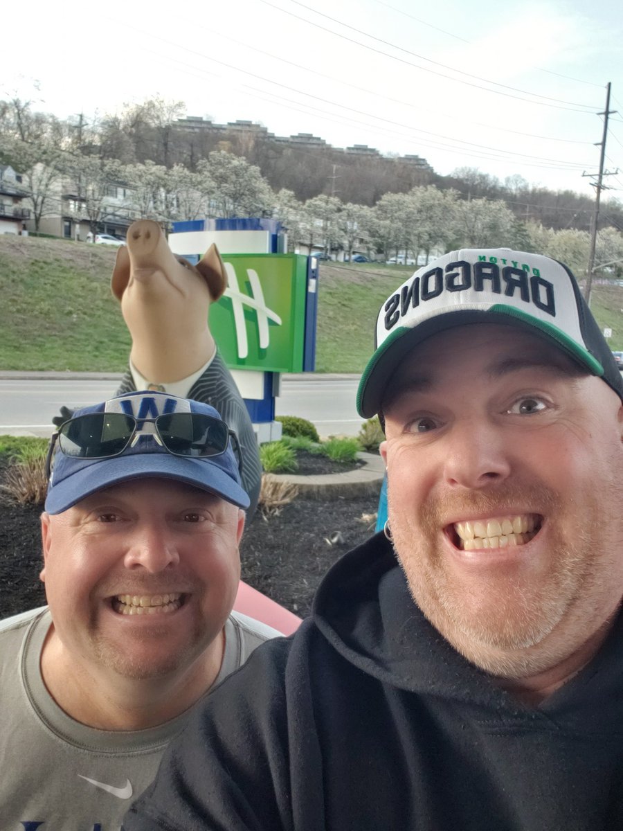 KeepItDownpod's tweet photo. #KeepItDownwithWhiskeyNick #wordsarehard #Audible
#RedsOpeningDay #ATOBTTR
#bobandtom #bobandtomshow #redsblockparty #braxtonbrewery @scroog468 @hbkidd34 @audible_com
https://t.co/OO3mvqCh2X https://t.co/fHh9GSg3jk