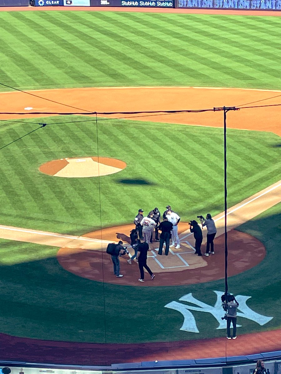 The lineup cards were taken out by Gerrit Cole and Brandon Crawford. Cole is married to Crawford’s sister, Amy. https://t.co/AKLwfetmUF