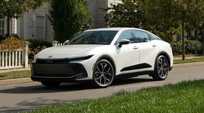 JohnnysAutoBody's tweet photo. Toyota Crown for 2023 – Reviews, News &amp; Muse
https://t.co/0PuxX8aqo5 https://t.co/ZvEtvT9ikm