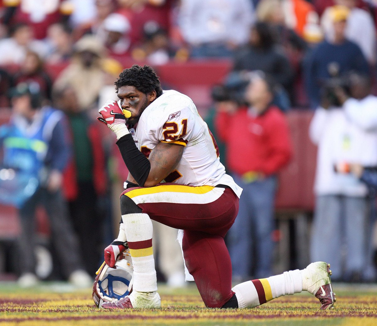 tehimself's tweet image. I can’t think of any that beat these top 5 #NFL #WhatIf #BillySims #SeanTaylor #RyanShazier #BoJackson #AndrewLuck