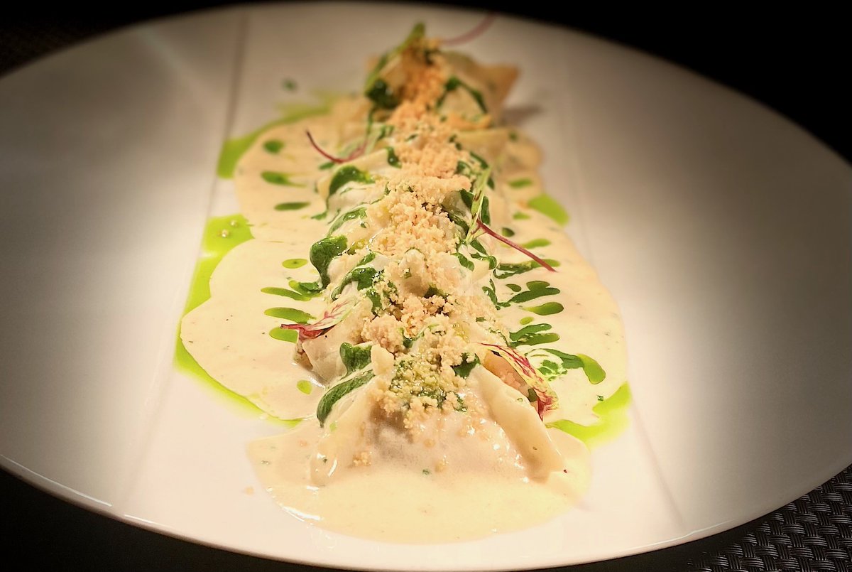 Craving something savory and delicious? Our Fagottini is filled with a heavenly blend of Prosciutto, Zucchini, Ricotta, Boursin, and Chives! One bite and you'll be in foodie heaven.

#fagottini #italianfood #yum #prosciutto #zucchini #ricotta #boursin #chives