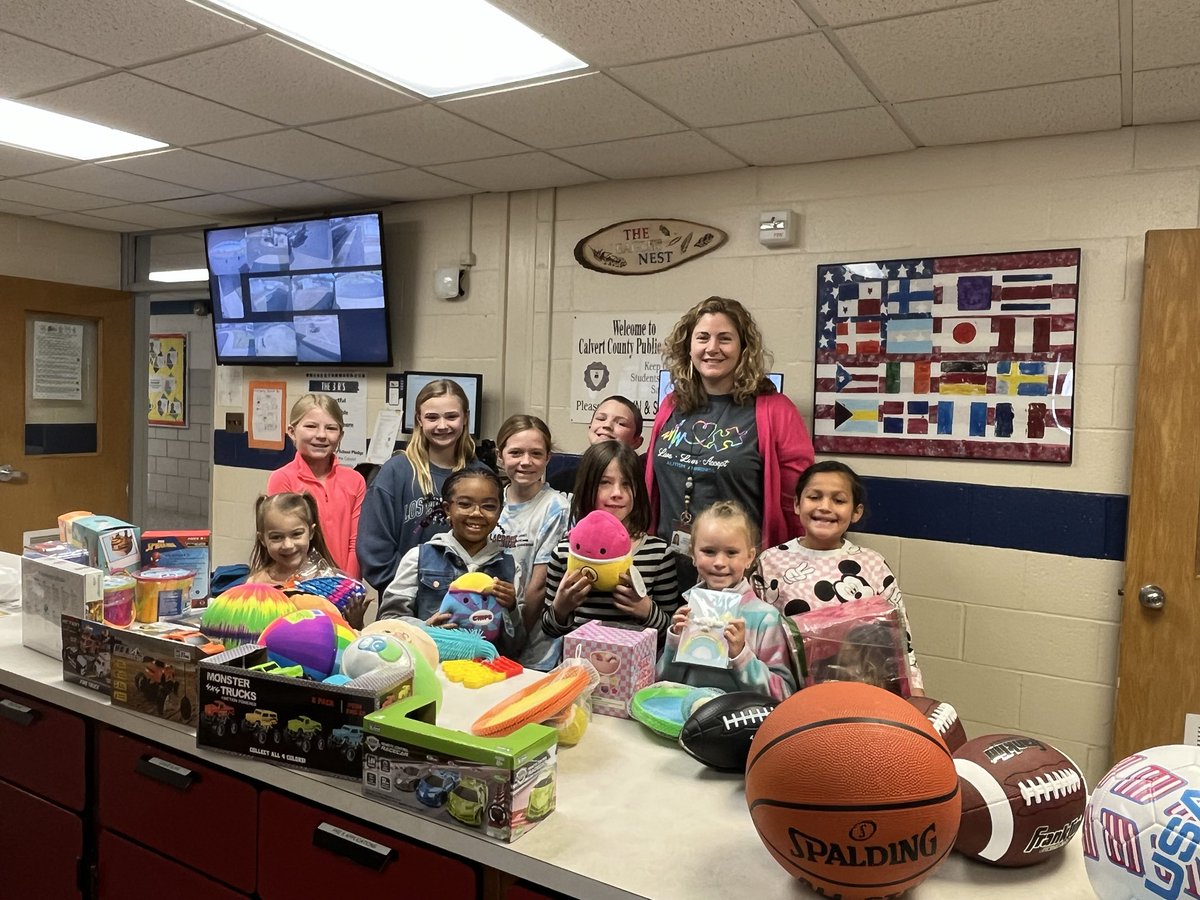 CES__Principal's tweet photo. These CES Soaring Eagles were PBIS raffle winners this marking period. We are so proud of all of our Soaring Eagles. https://t.co/1XvYPkGrSI