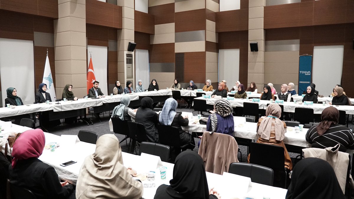 Samimiyet ve ünsiyetle, kutlu bir davaya adanmış kıymetli bir ekip: Üniversite hanım teşkilatımız!