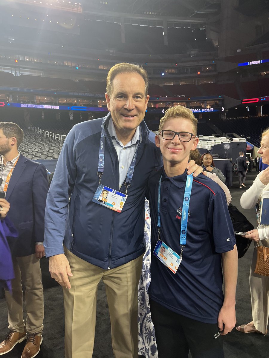 IsaacEdelman's tweet image. It’s his last March Madness game on the mic… Jim Nantz! As an aspiring sports broadcaster, I couldn’t have met a better play-by-play broadcaster. I keep meeting the best of the best left and right.