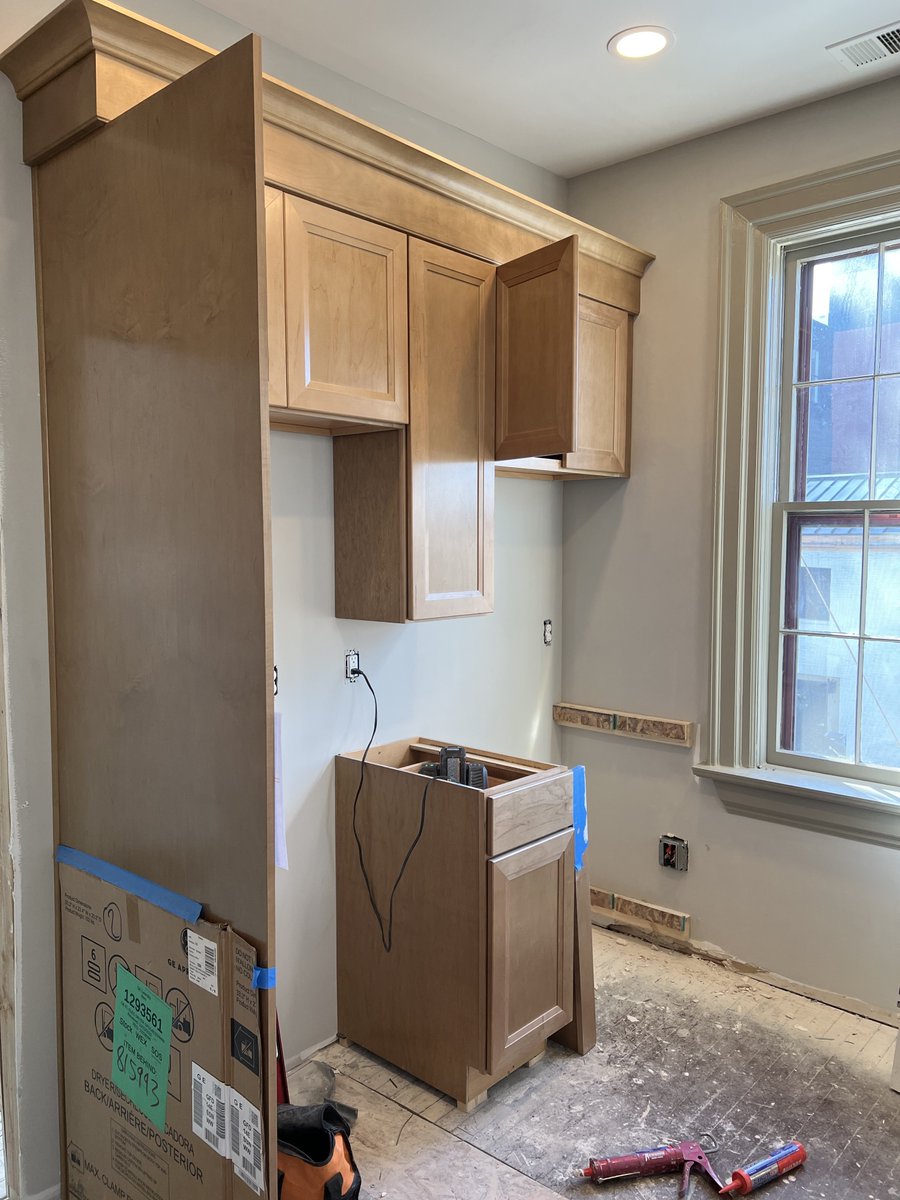 FBrenovations's tweet photo. With the cabinets installed, this kitchen is beginning to take shape. 

#kitchen #kitchenremodel  #firebellyeffect #renovation #remodel #home #design #construction  #interior #contractor #house #decor #dmv #renovationhome #AlexandriaVA #Alexandria #ArlingtonVA #washingtondc https://t.co/Ybn0cVwY9n