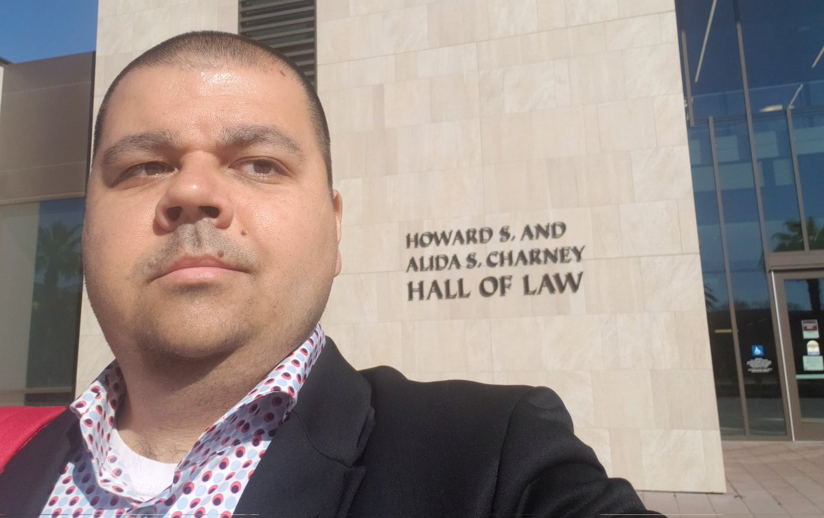 DrSinhaEsq's tweet photo. Enjoyed my trip to @SantaClaraLaw yesterday! Spoke on a COVID-19 IP waivers panel at the @SCHTLJ @SCUHTLI symposium with fellow @SIUSchoolofLaw alum @jacimcdole (moderated by @MaryProcaccio) and got to hang out with health law colleagues @MichelleM_Mello and @seanbland8! https://t.co/h0ylQcoSAO