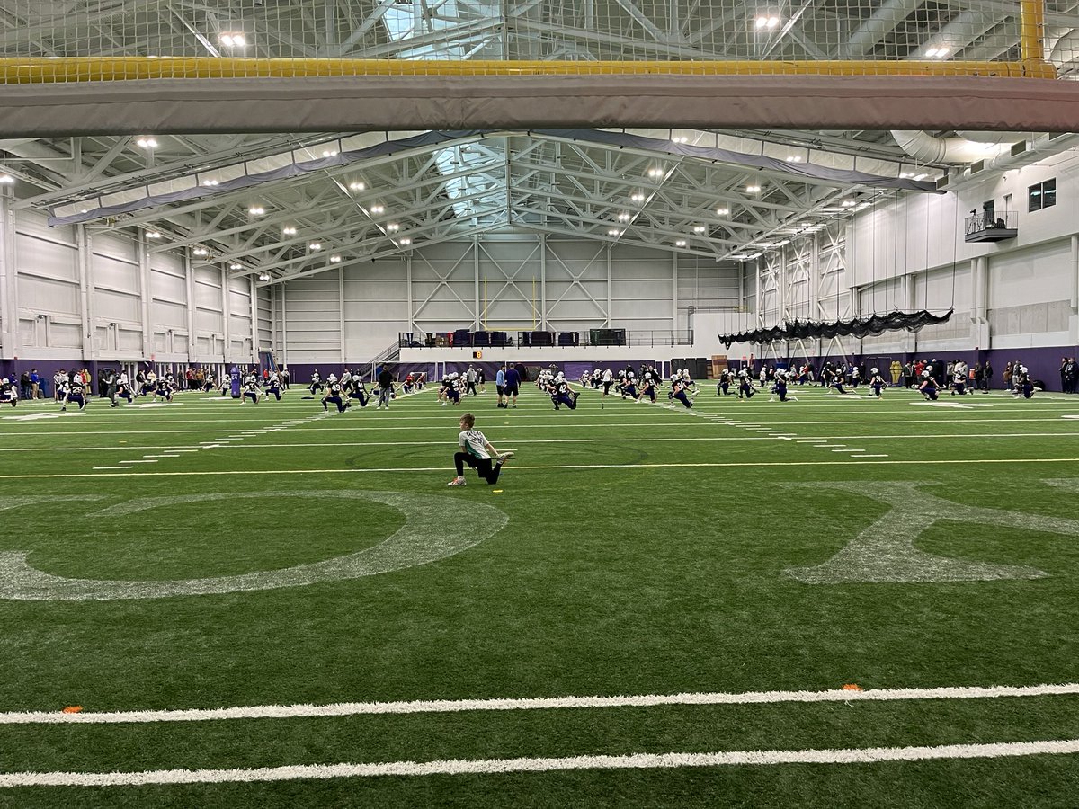Brady_Clough's tweet photo. Had a great time at Holy Cross today!
@CoachScottJames 
@CoachBobChesney https://t.co/iY1ezWXNvC
