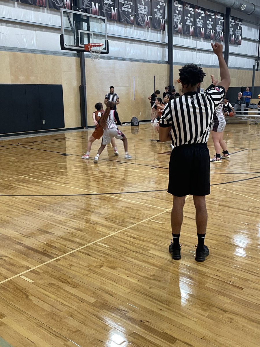 atxelitebball's tweet photo. AE Fire with the dub! #broadstrokes @PHSbball_girls @BballWeiss @CedarRidgeWBB #WorkGang @riseuptrnaments https://t.co/7cPONsYBnW