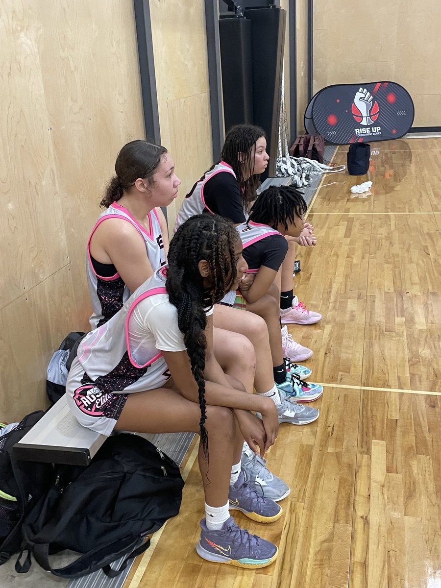 atxelitebball's tweet photo. AE Fire with the dub! #broadstrokes @PHSbball_girls @BballWeiss @CedarRidgeWBB #WorkGang @riseuptrnaments https://t.co/7cPONsYBnW