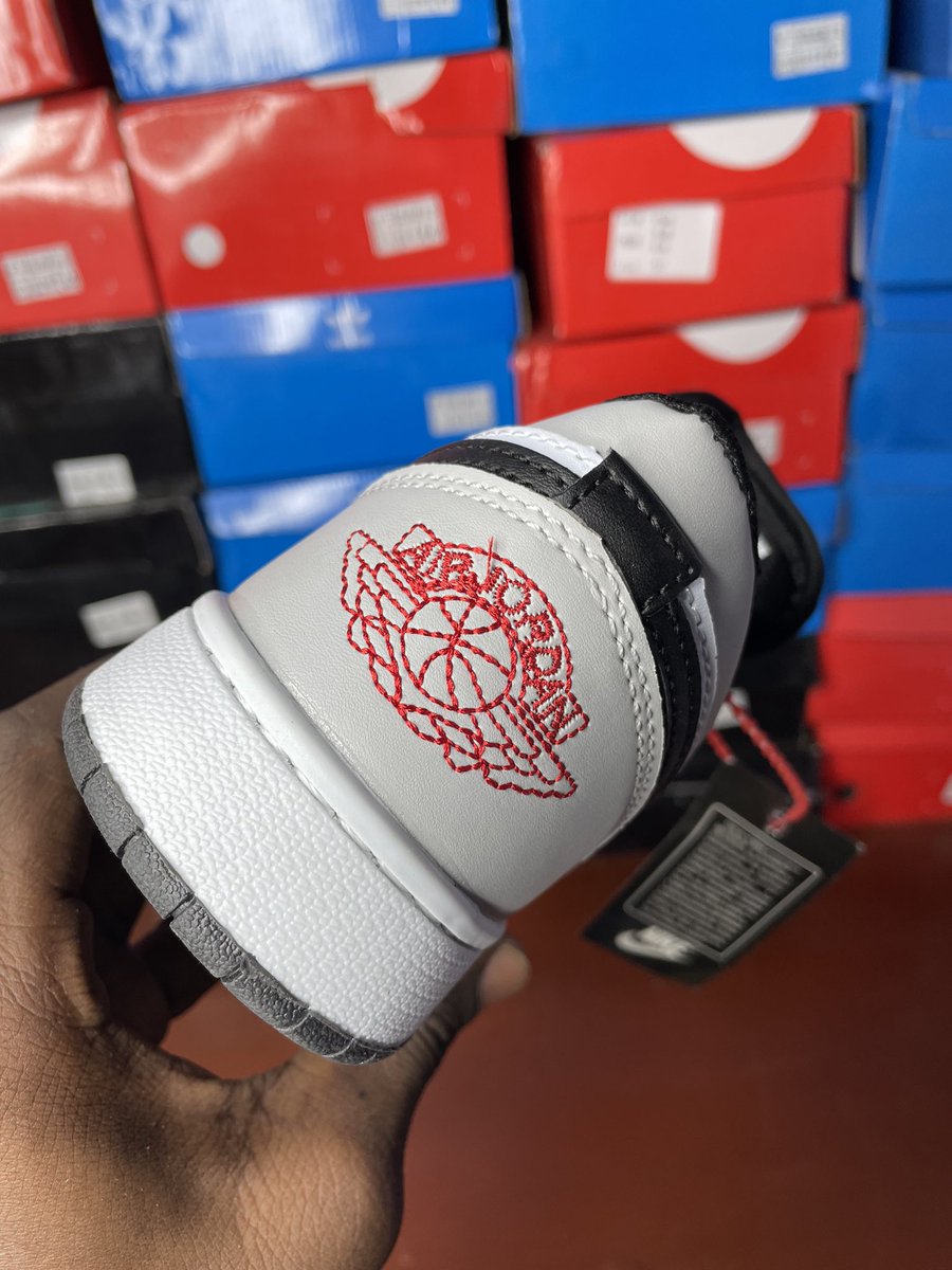 kit_zone99's tweet photo. One of the most iconic sneaker👟

Price: 12,200 SDG 

Size: 36,37,38,39,40

WhatsApp link for order 
https://t.co/UzRDkvjOgl https://t.co/wi8btk6XTW… https://t.co/Wl9hQJ3fuy