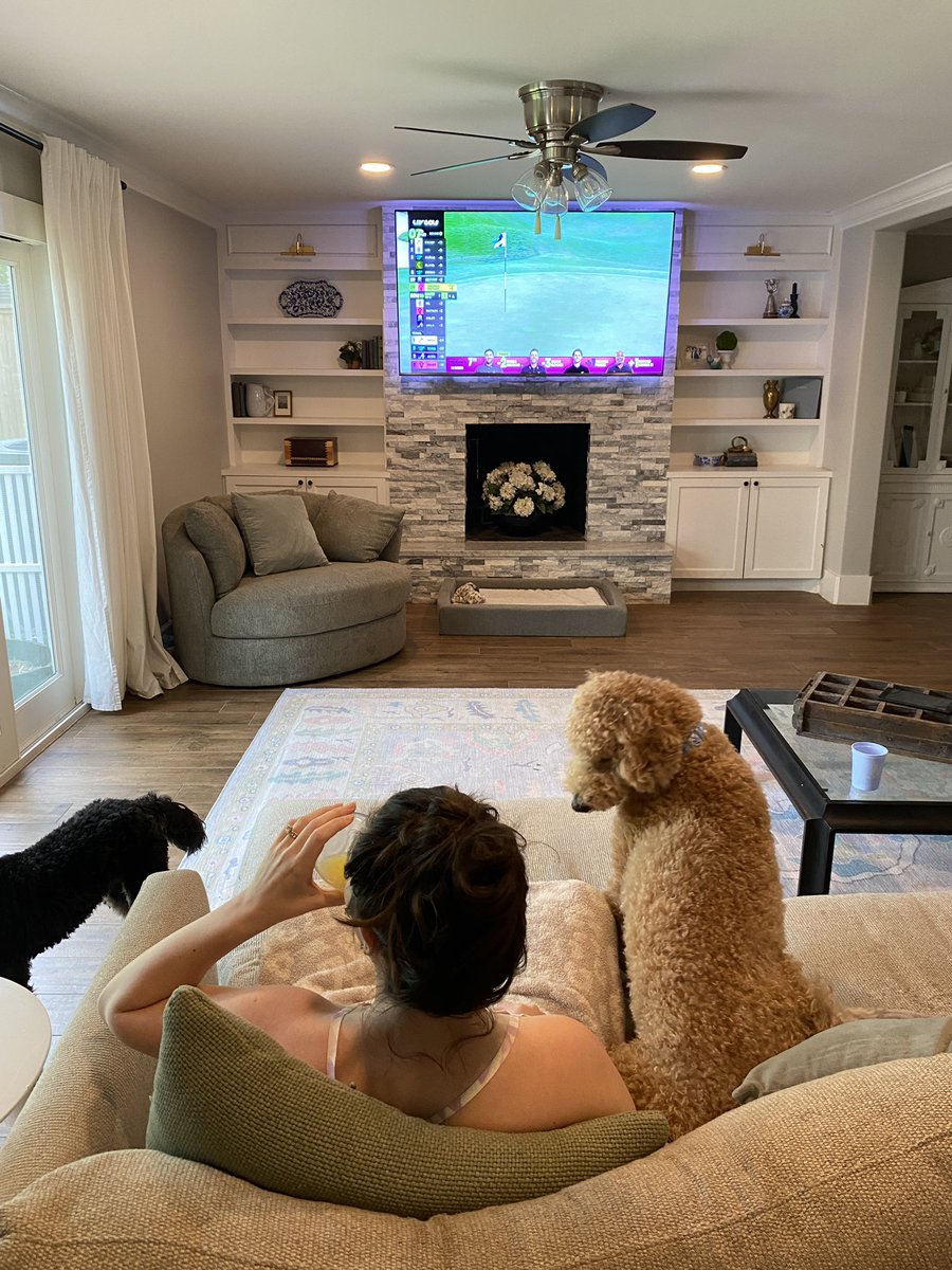 Ia_flama_blanca's tweet photo. @livgolf_league watching @dannygolf72 and @GrantBennettWSU from the couch in Houston #LIVGolf https://t.co/ppiVUvClMe