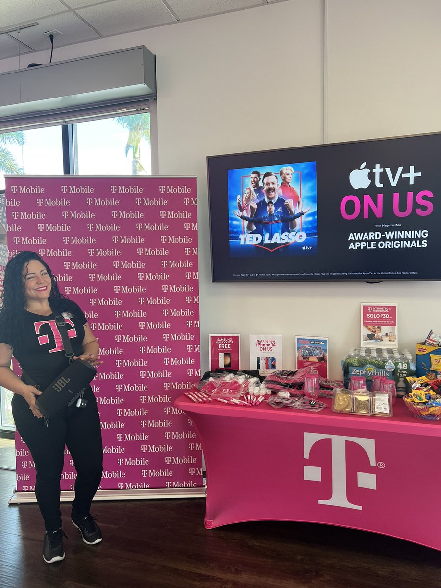 Come see us at Gulf Coast Town Center in Ft Myers for an awesome #TMobile #CustomerAppreciationDay . 
Good music, snacks but even better #Deals! 📲🤝 #CustomerObsessed