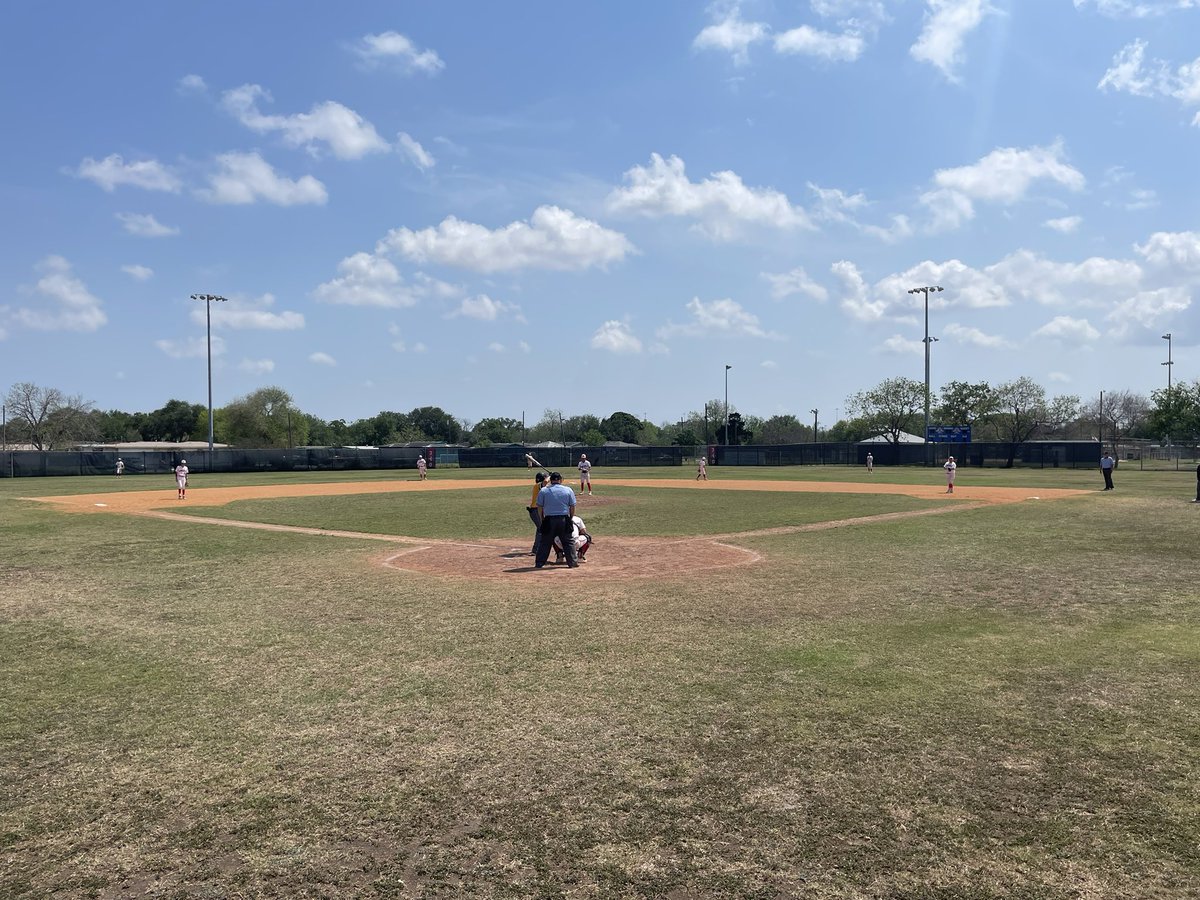 AngelBaseballFC's tweet photo. Nice day for some baseball. 

IWA v Bishop @ Dick Runyan

Come on out. 

#LightUpTheHalo https://t.co/E5sr0uQJ6A