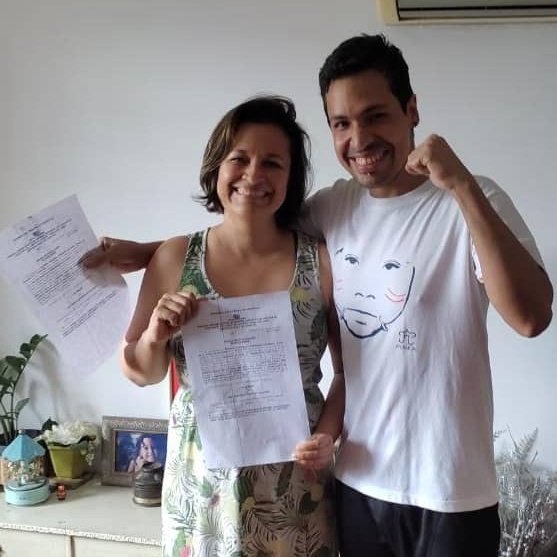 LIBERTAD PLENA 😭😭😭

La historia los absolvió y el pueblo nunca los abandonó 🫀🙏🏾

QUE ALEGRÍA TAN GRANDE 😭

Aryenis y Alfredo son unos verdaderos héroes!!!