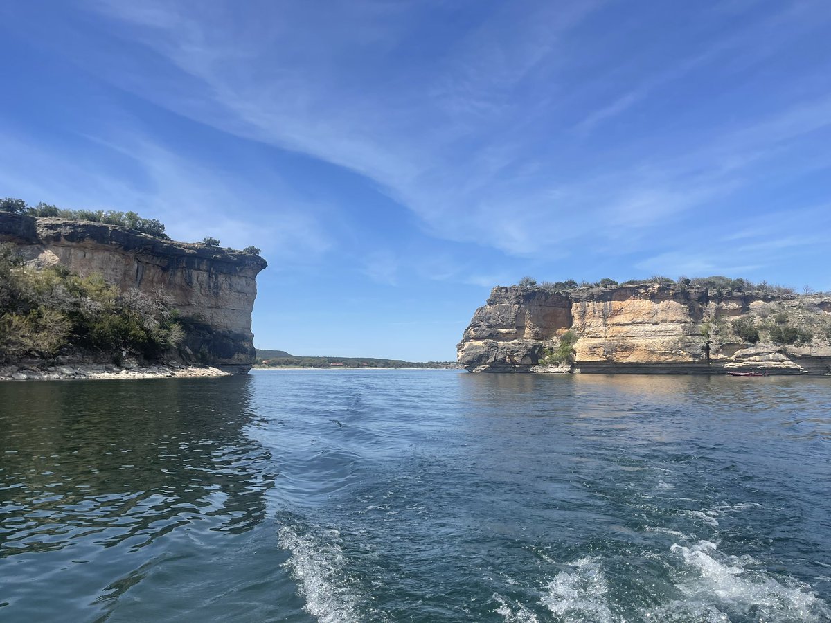 lorilee555's tweet photo. Possum Kingdom! #Texas https://t.co/8ydShed6ec