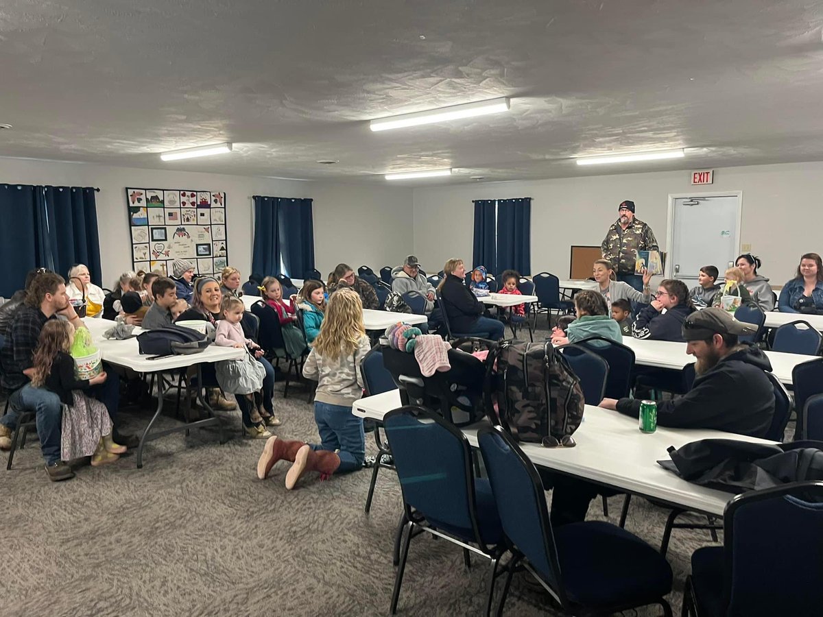 scc_versailles's tweet photo. Over 550 eggs…what took 30 min. to hide took less than 5 min. for kids to pick up!! We had 37 kids from PreK to 6th hunting eggs today and many adults to help!! We didn’t get a picture of all the littles but the bigger kids had to smile for a picture before they were let loose! https://t.co/Wv3EKFqra4