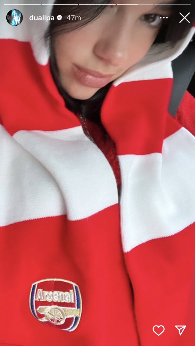 FunnyGooner's tweet photo. Dua Lipa is a Gooner 😭 https://t.co/TYA1smndke