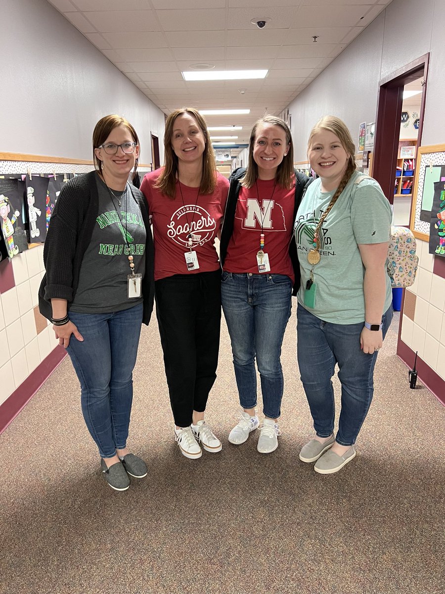 _VBlanco0122's tweet photo. This was an awesome College and Career Week @BakerElem #bakerbettertogether https://t.co/xEKoonPwQ1