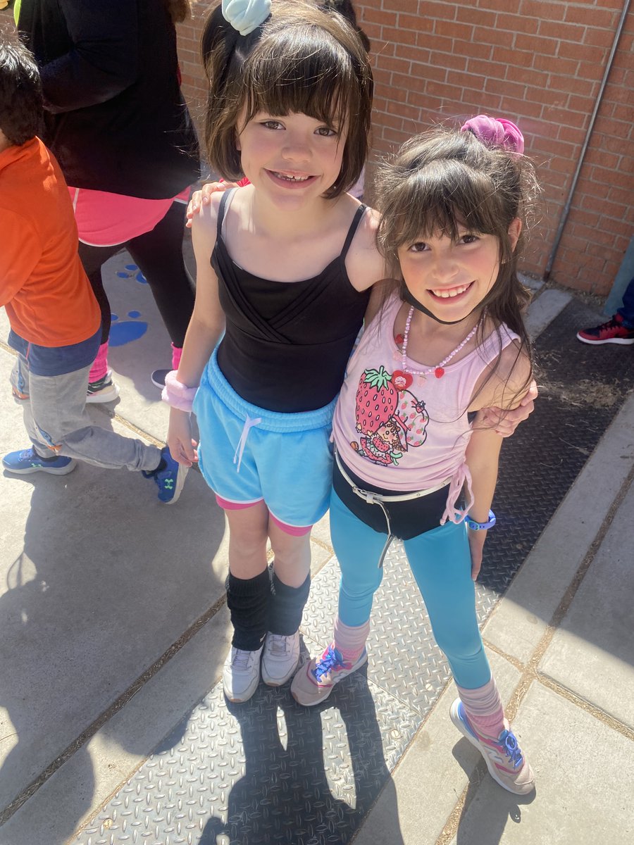 IESRockets's tweet photo. Thank you for a fun filled 80's themed Fun Run!! Thank you to our Inez PTA for organizing the event!, Mr. Anderson for MCing and to our staff and families for joining in the fun! Inez Rockets Fly High! https://t.co/qQVMBLJW9Q