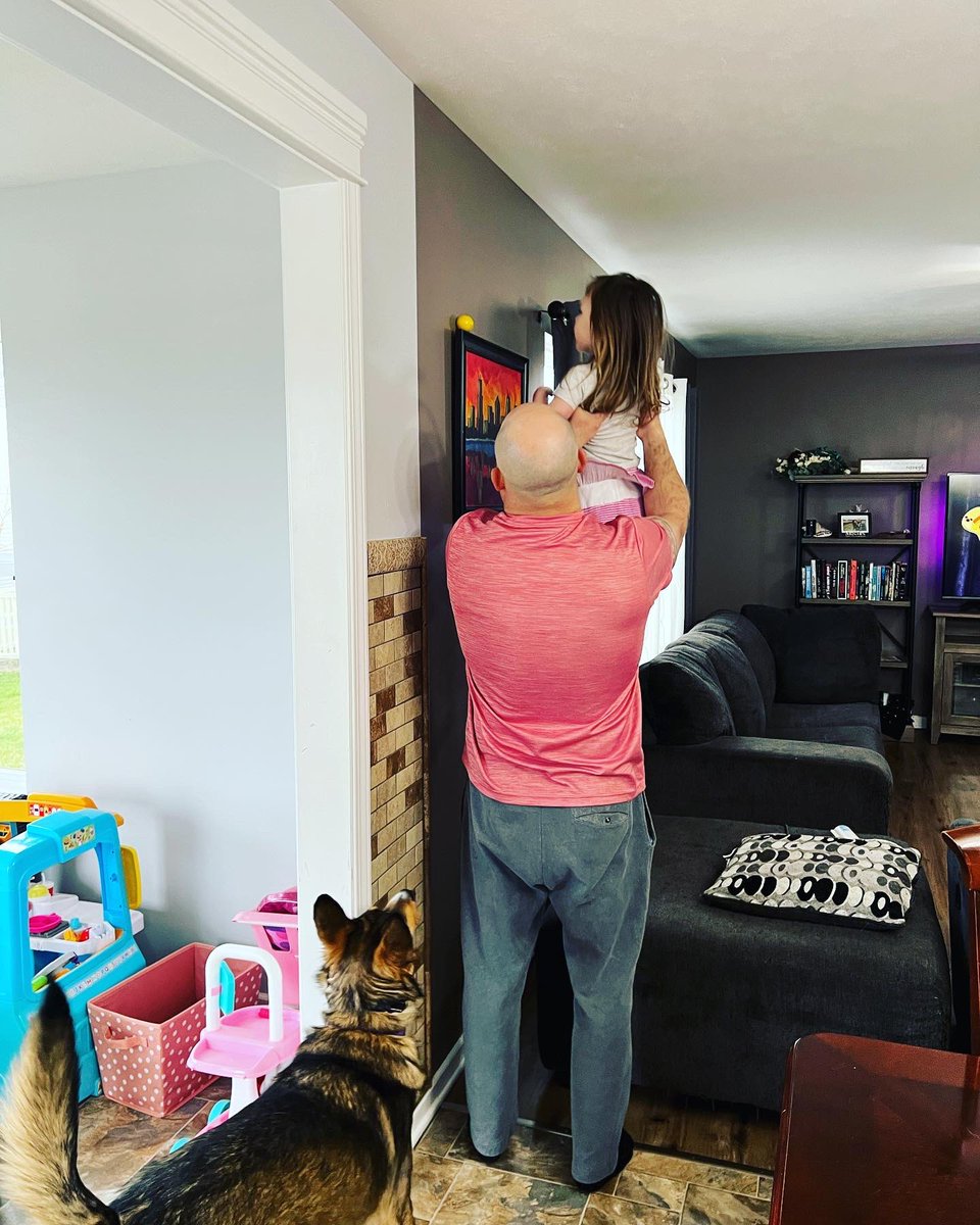 melibeyerRN's tweet photo. Impromptu Easter Egg Hunt because Cedar Lake’s was postponed. She was so upset, so we improvised. @mbeyer8907  #EasterEggHunt https://t.co/JrsXqoAAz6