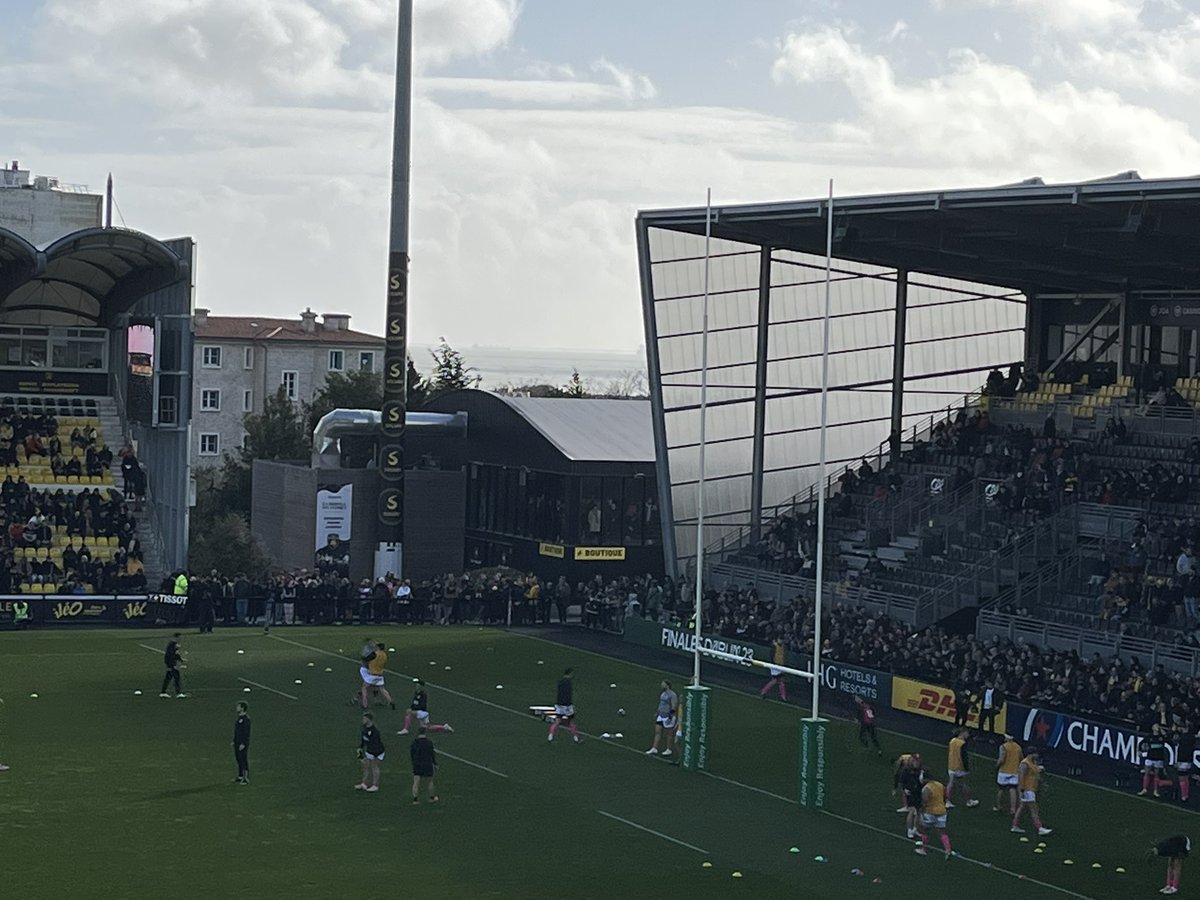 DfRugbygirl's tweet photo. Good afternoon/evening from La Rochelle!! @gloucesterrugby
#CMonGlaws #GlawsFamily 🍒⚪️❤️
*including view of the sea!!! https://t.co/DYnc3WtWmc