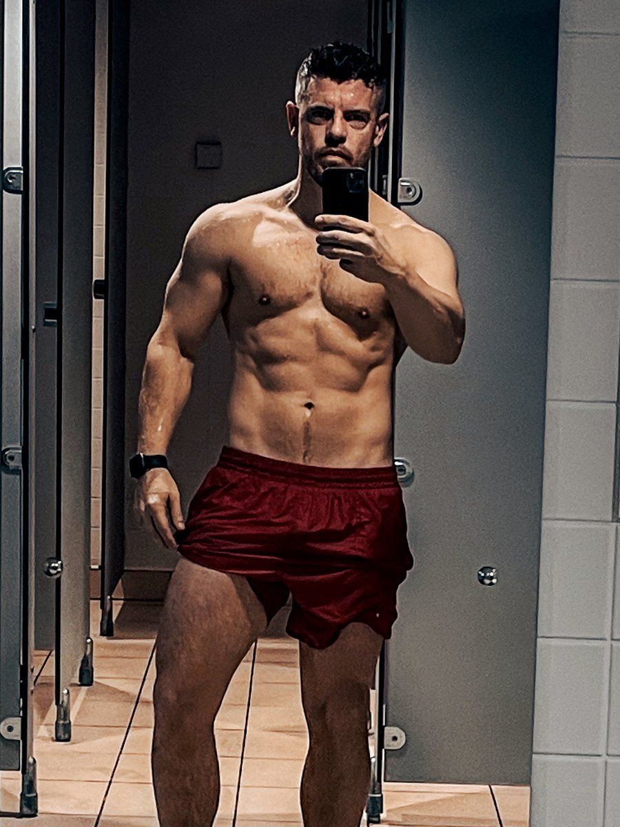 The results of another hard week of training after swimming yesterday. 💪🏼 

#fitness #fit #fitnessaddict #FitnessFriday #swimming #gym #gymmotivation #GymSelfie #fitover40 #health #MensHealth #selfie