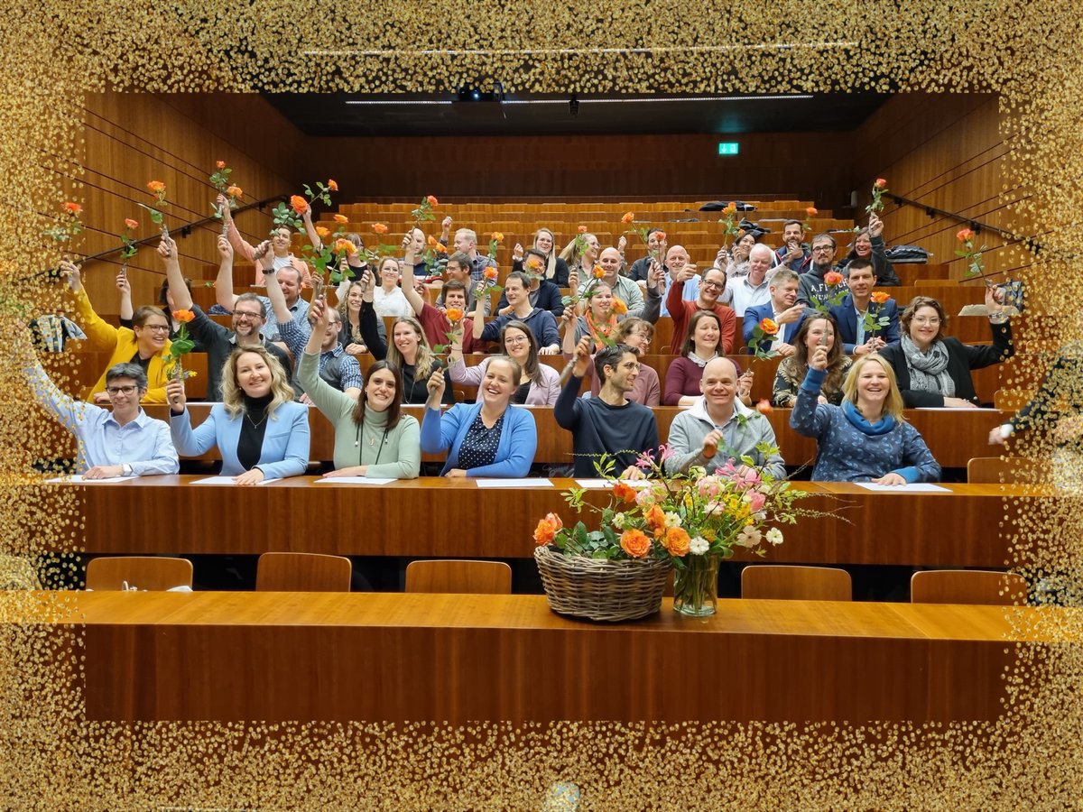 MEL20104's tweet photo. 1/5
*** PICTS-Zertifikatsfeier ***
Wir haben in der Schweiz das grosse Glück, dass die PICTS-Funktion bereits in vielen Schulen ganz selbstverständlich dazugehört (https://t.co/IBD078mHMm).
#casPICTS #PICTSarena #PICTSkollegium https://t.co/ojx7bqSeQP