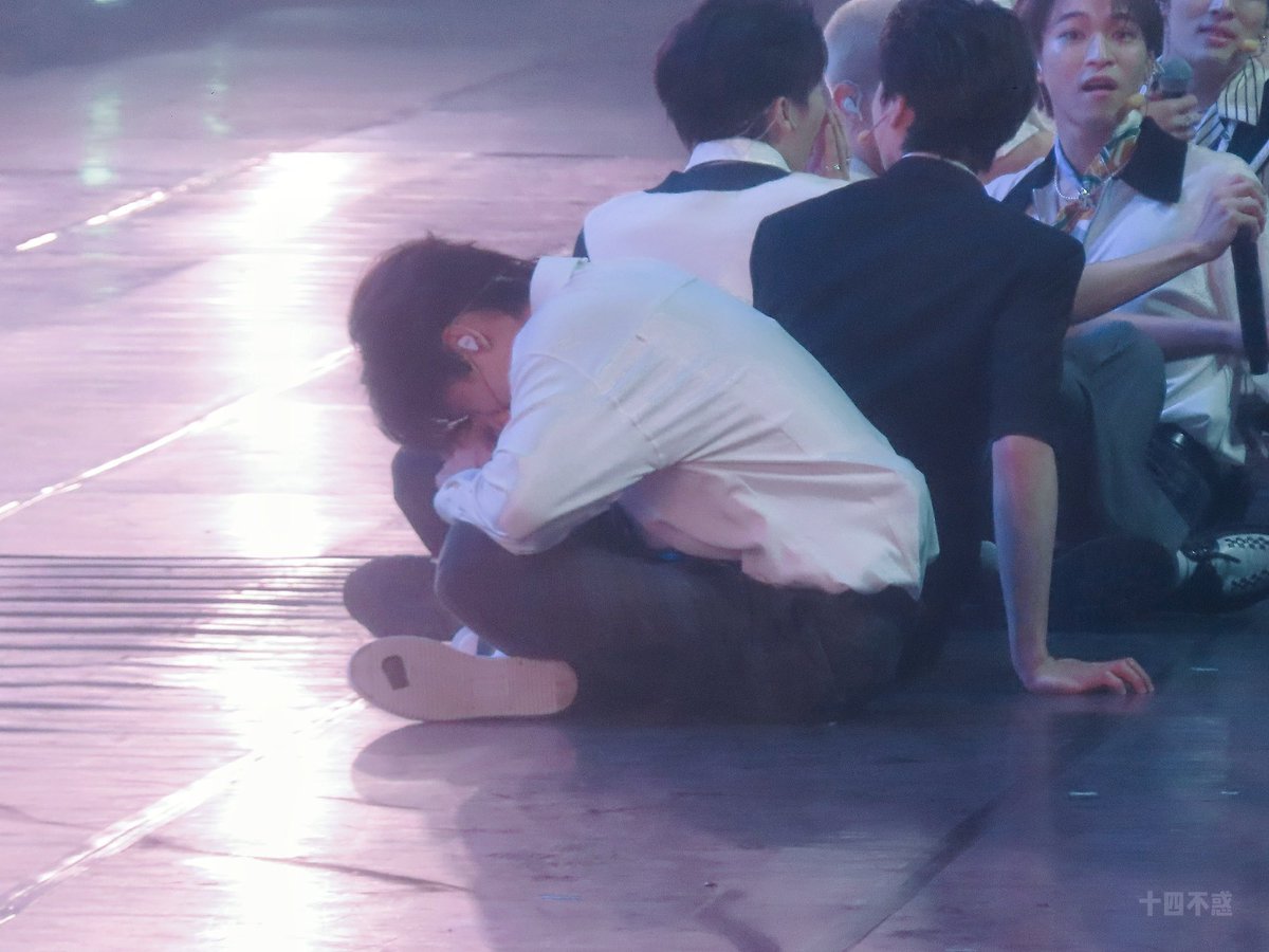 ff_wonny's tweet photo. อมก เคอตอนดูปจ.จบ ร้องแบบร้องเลยอะ โฮรรรร😭😭😭 https://t.co/24UZHQXIaW