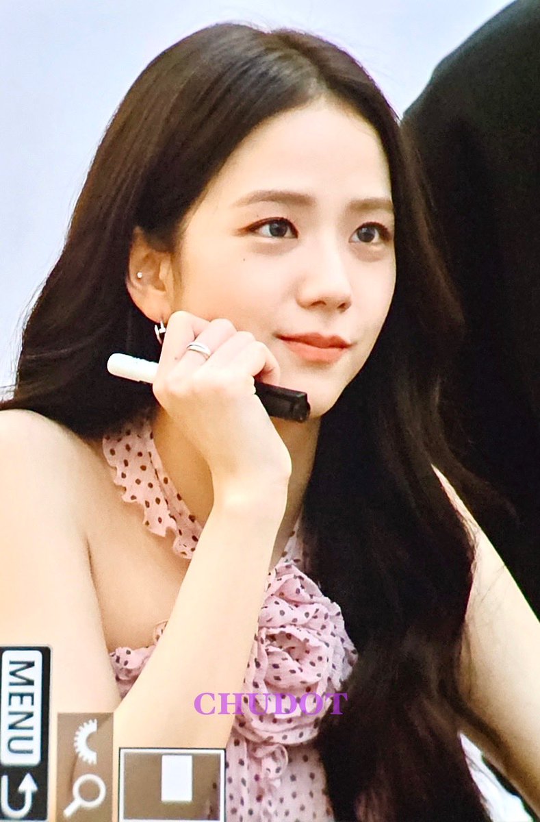 chudot_js's tweet photo. 230401 지수 솔로 팬싸인회

#BLACKPINK #블랙핑크         
#JISOO #지수 https://t.co/IjYZaNSpi9