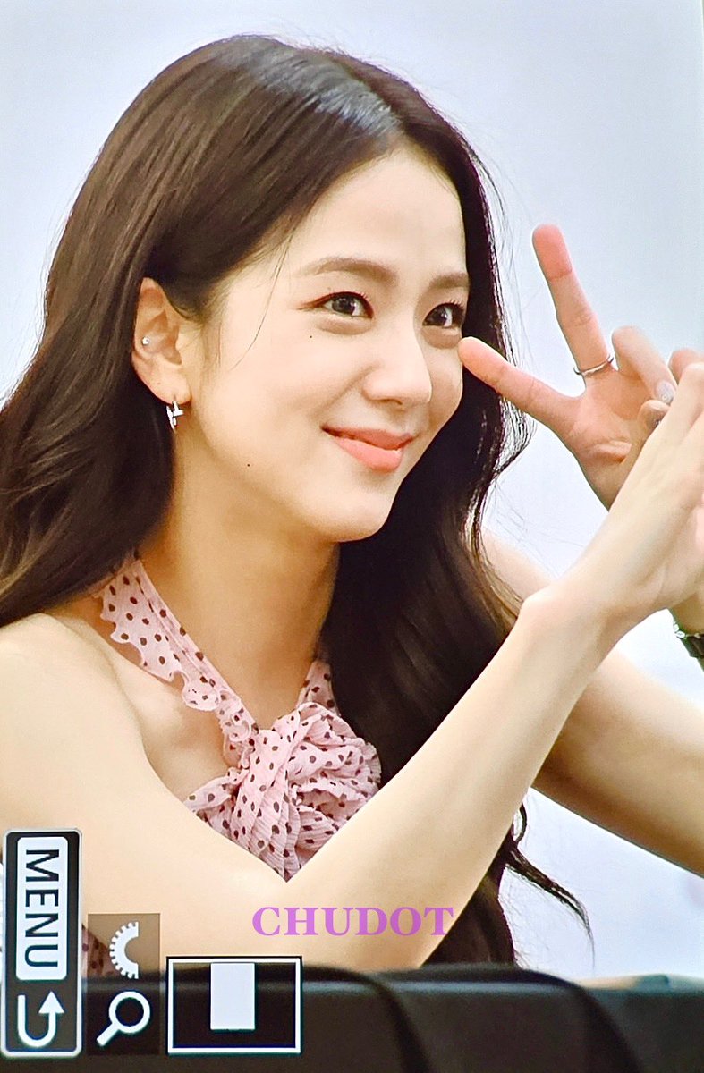 chudot_js's tweet photo. 230401 지수 솔로 팬싸인회

#BLACKPINK #블랙핑크         
#JISOO #지수 https://t.co/IjYZaNSpi9