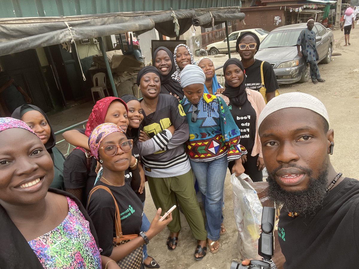 temilorun_a's tweet photo. Your donations made provisions for our first distribution today at the Ebutte-Metta(West) central Mosque &amp; Olubukola House Ratibi Mosque, Ebutte Meta Central Mosque possible. 
We are more than grateful for the unending support! 

#Ramadan1444 #strivingmuslims https://t.co/4VPRYpfT4B