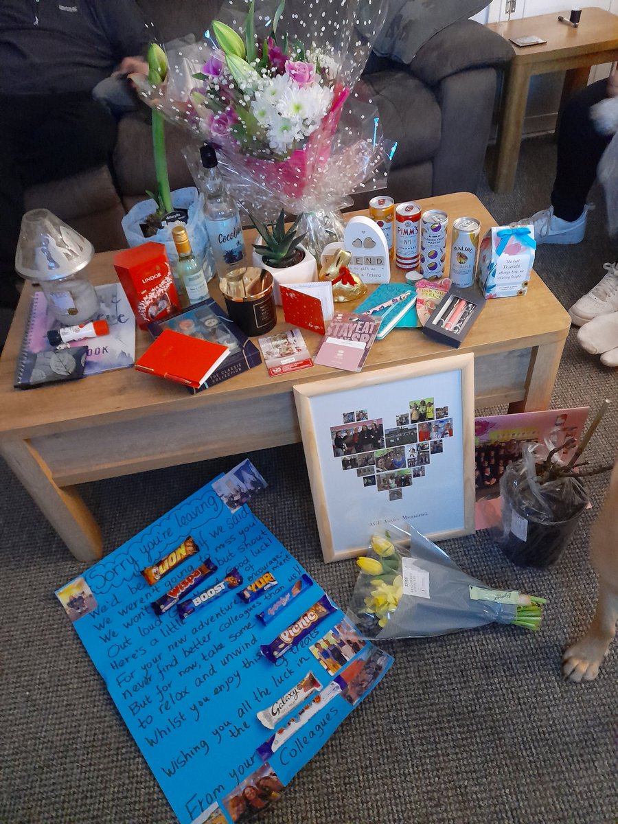 Megan81723753's tweet photo. Thank you to everyone @Astley_Primary for making my time ACE, I have come away with so many happy memories and made some forever friends. Thank you for all the lovely gifts you have all been so kind. #weareace #wearebears #happymemories #foreverfriends https://t.co/1Ca8YOd0No