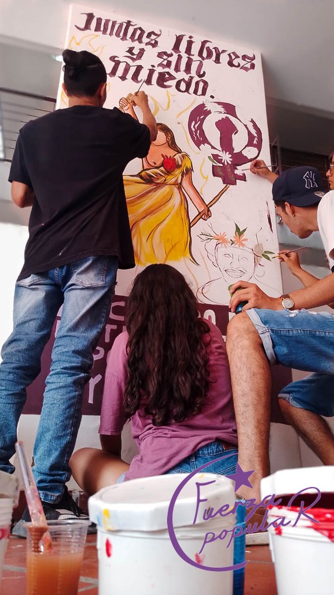 FronteraPopular's tweet photo. 🗣️El pasado 29 de marzo entre varias actividades que se llevaron a cabo en la @UFPSCUCUTA  ,destacamos la intervención a las paredes de nuestra alma mater ,trayendo de vuelta el color que tanto nos han reprimido y tratan de contener pero que no volverán arrebatar!✊🔥🎨 https://t.co/8SeQKd7BWT