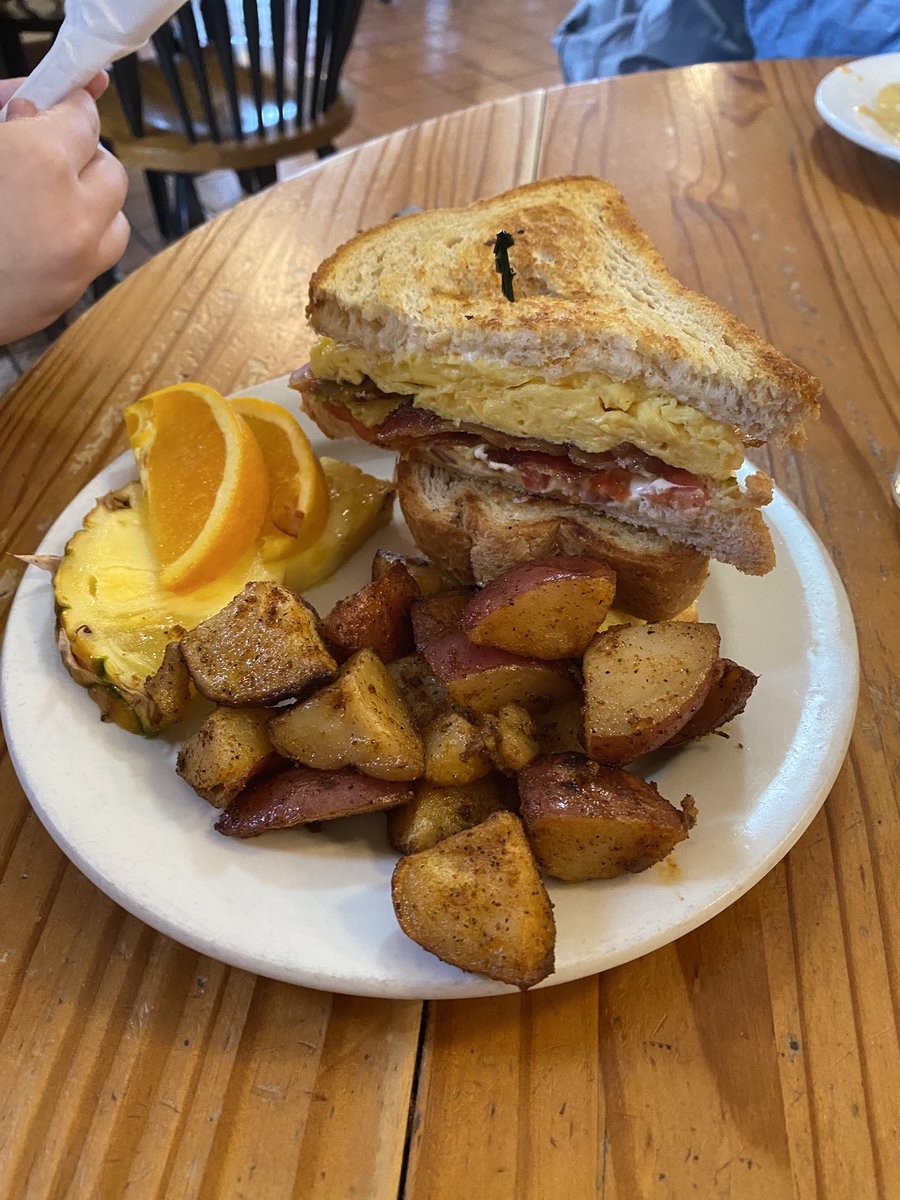 MNClawSquad's tweet photo. We’re carbo loading at Daisy’s Cafe and Cupcakery 😤 If you see us passed out in our seats no you didn’t https://t.co/coelEDLjdf