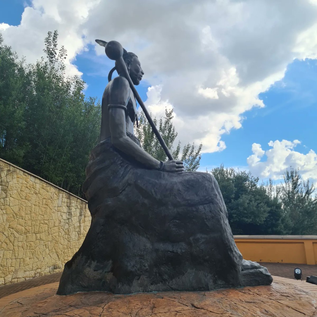 2023Topaz's tweet photo. Today we visited Khotsong lodge to see some animals and Thaba Bosiu cultural village 🦓🐃🛖 https://t.co/bz03QwQxJP