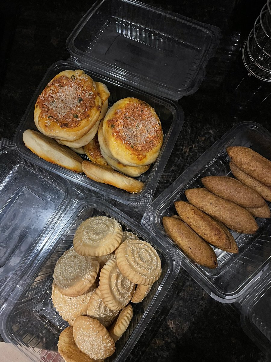 yigiTorun's tweet photo. Ankara’da hem enfes Antakya yemeklerini yemek hem de depremzede bir aileyle dayanışmak isteyenler için AntakyaKadınları hesabını öneriyorum. Oruk, katıklı ve kömbeler o kadar güzel ki parmaklarımı yedim. Fiyatlar da uygun. Eline sağlık abla, bayıldım. 🌸  Yayarsanız sevinirim. 🙏🏼 https://t.co/bUUwvGXvXH