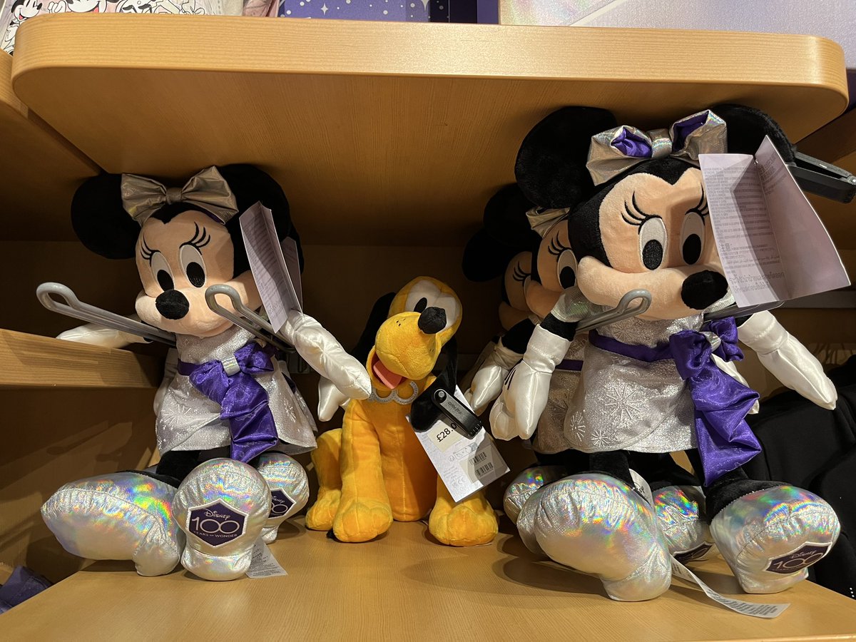 AttyPreshopUk's tweet photo. ✨Pre-order UK🇬🇧
Disney

ครบรอบ 100 ปี สินค้าออกใหม่เพียบเลยค่าา
สาวกมิกกี้เมาส์ต้องกรี๊ดจนสลบ เพราะน้องน่ารักมากจริงๆ แม่ค้าไปวีดมาบ้างแล้ว น้ำตาคลอเลยค่ะ 🤣

#รับพรี #พรีออเดอร์ #preorderUK #ของขวัญวันเกิด #พรีอังกฤษ #พรีออเดอร์อังกฤษ
#Disney100 https://t.co/BYXt2iW22t